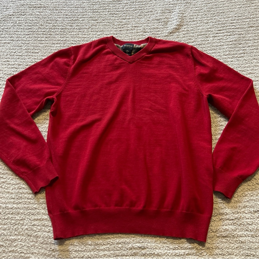 British Khaki Men's V-Neck Sweater in Rich Red‎ Size L